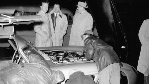 مرسدس بنز 300 اس ال؛ گرانترین خودروی جهان! مرسدس بنز 300 اس ال؛ گرانترین خودروی جهان!